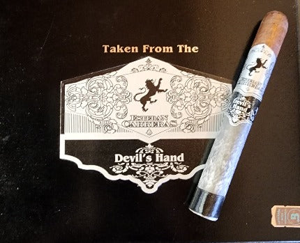 Esteban Carreras Devil's Hand Maduro