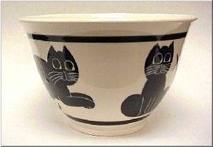 Pottery: Black Cat Serving Bowl